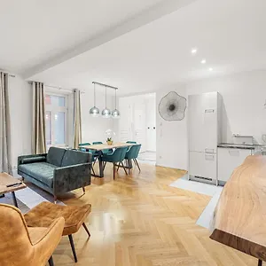 Chic Residences #suite 12 Apartament
